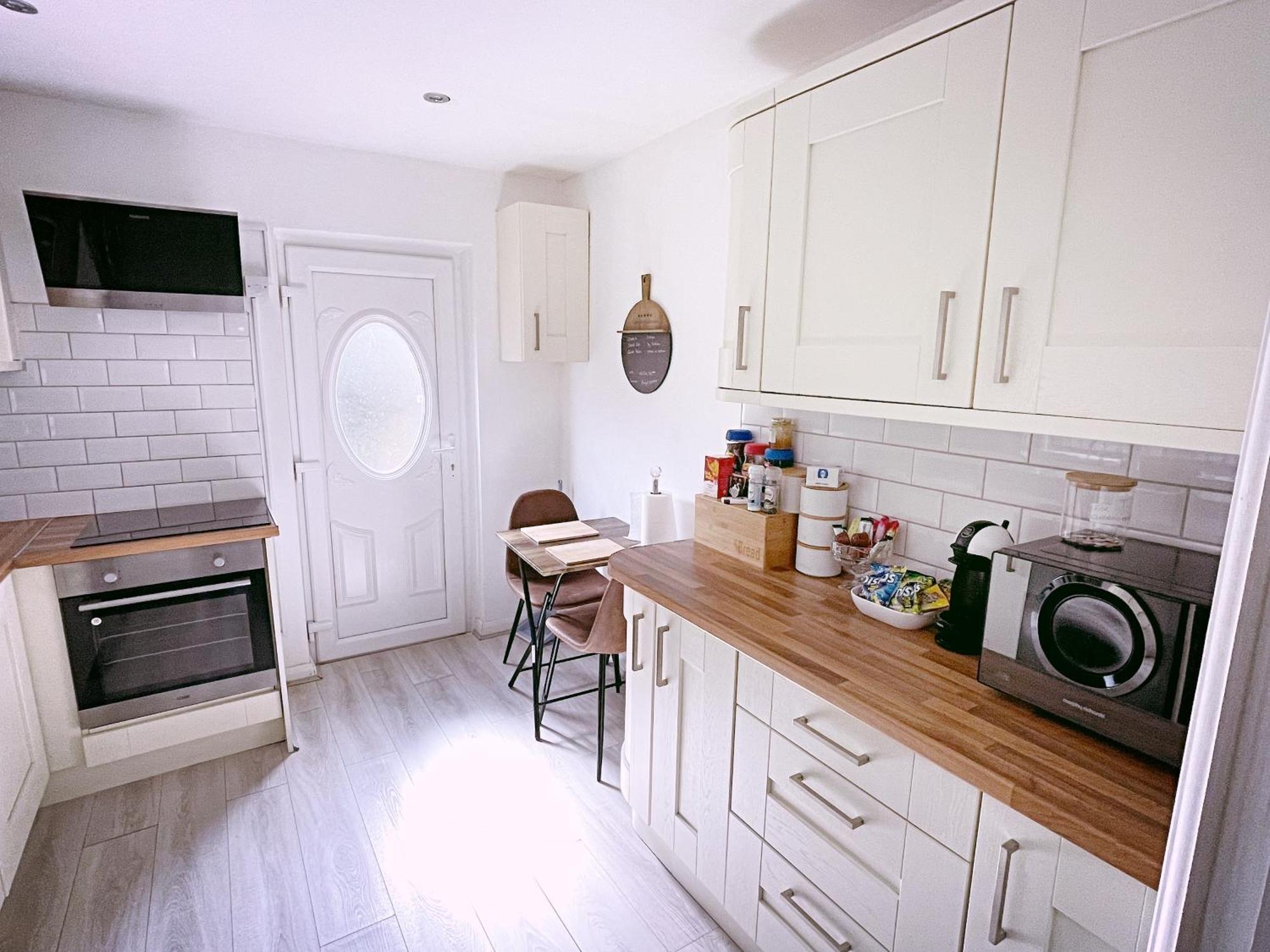 Entire 3-Bedroom Home In Oldham - Guest House Eksteriør billede